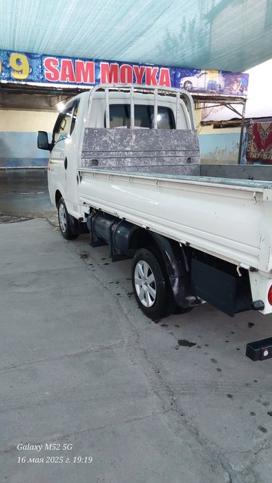 Hyundai porter 2012 сотилади.