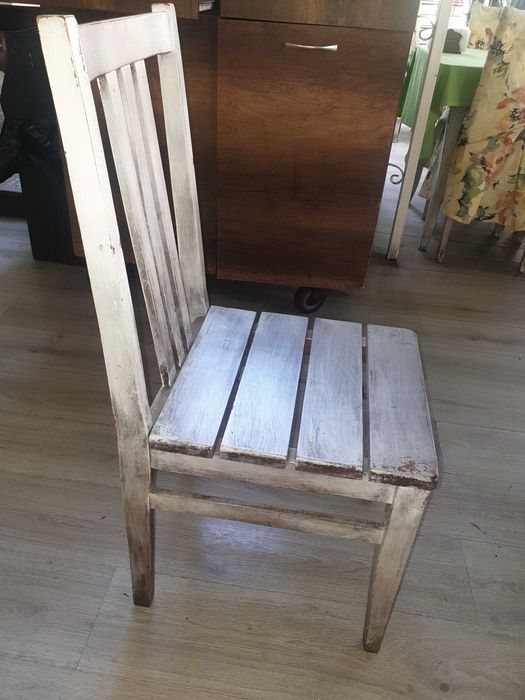 Продавам  столове за ресторант !