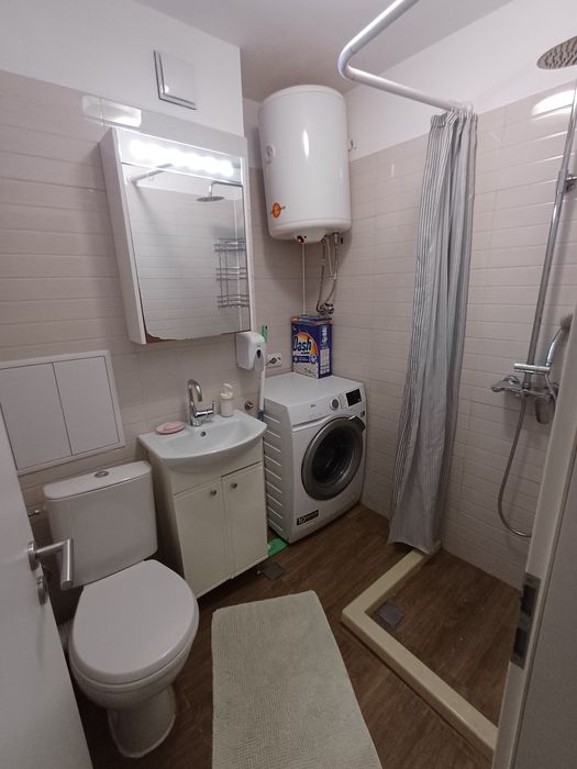 Дава се под наем Тристаен апартамент в Дупница - 60 кв.м за 306 € - Снимка #15