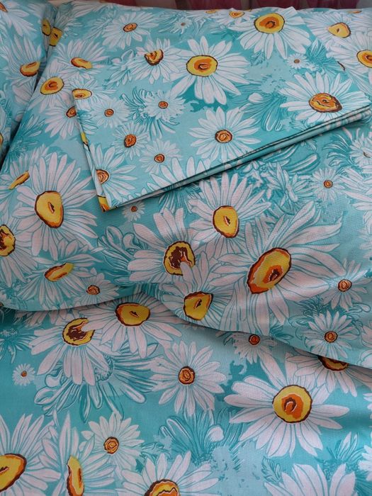 Продам комплекта постельного белья 1,5.