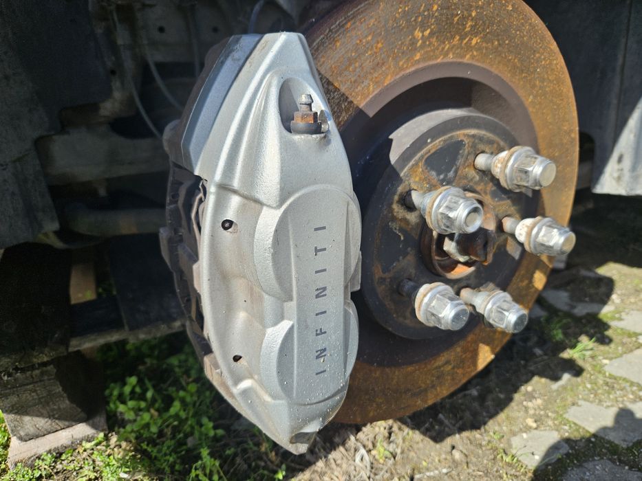 Спирачни апарати за Infiniti FX50