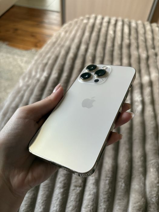 iPhone 13 Pro & AirPods 3rd generation bundle