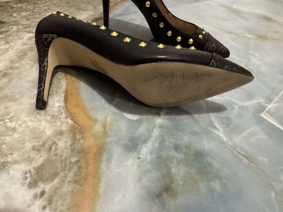 Обувки Guess 36 размер