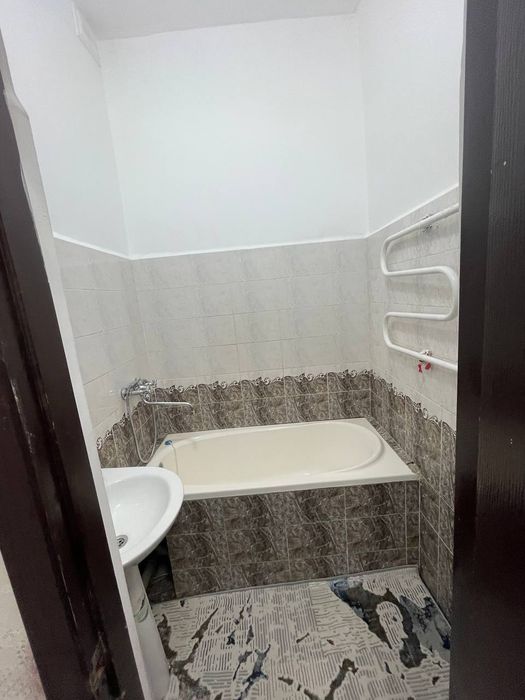 Срочно сотилади янги бозор оркасида