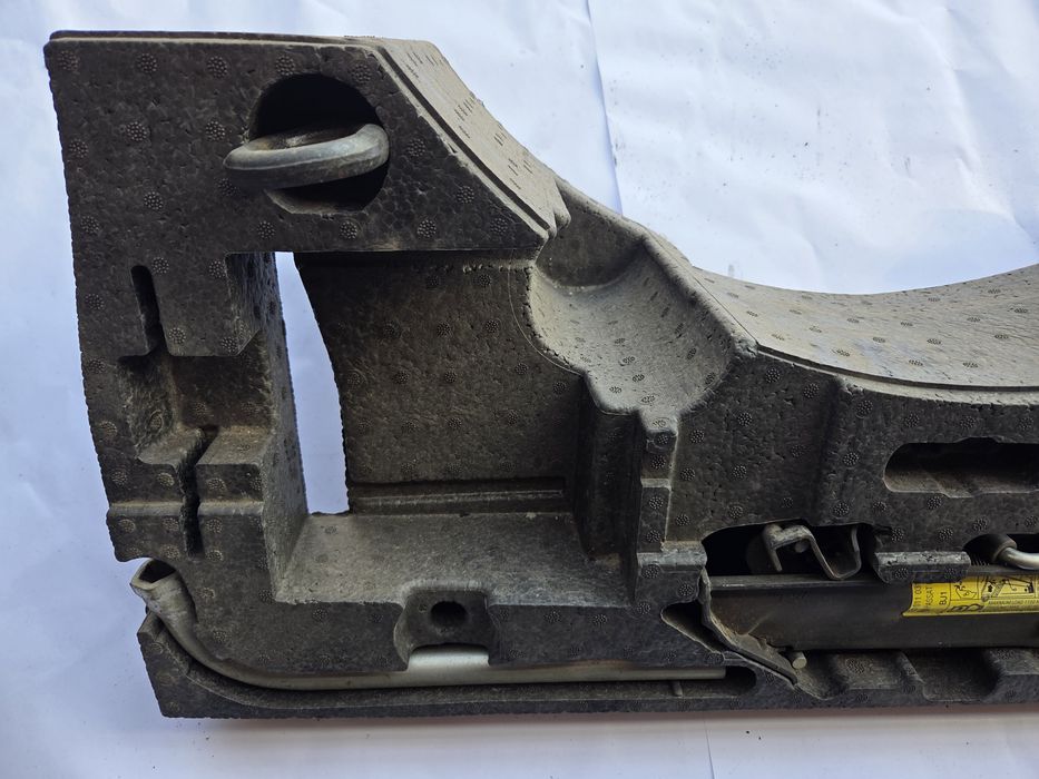 Крик, ключ и кука за теглене за VW Passat B6 Фолцваген Пасат Б6