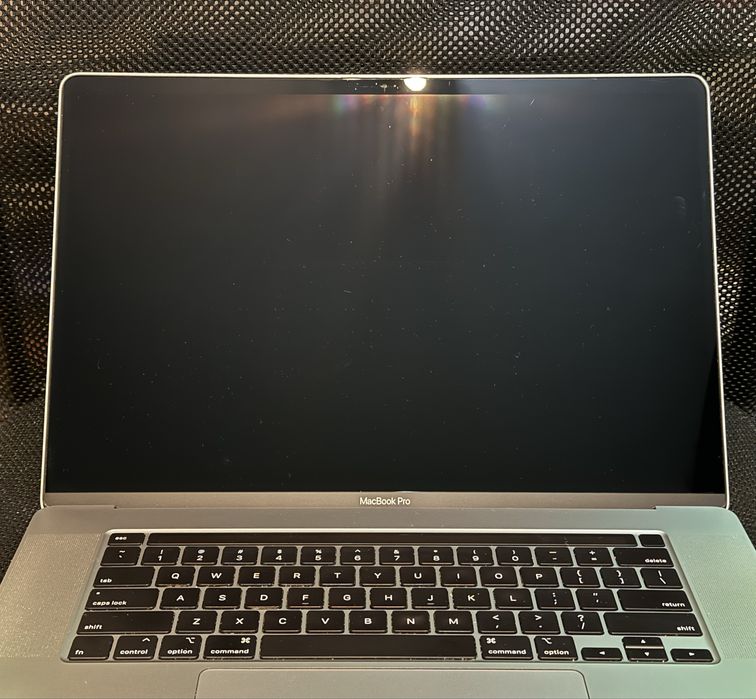 MacBook Pro 16” (2019) – Core i9 / 32 GB RAM / 1 TB SSD