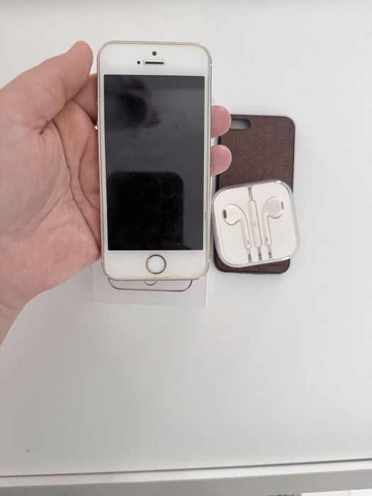 Iphone 5s  сатылады.