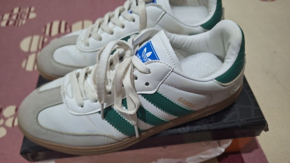 Адидас кроссовки