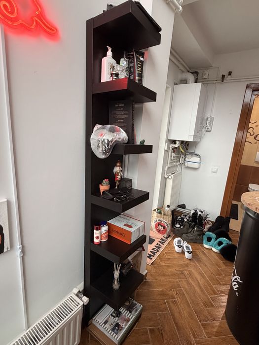 Raft Ikea , de perete si podea