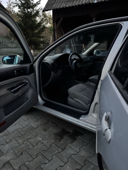 VOLKSWAGEN Bora 2000 — imagine 5