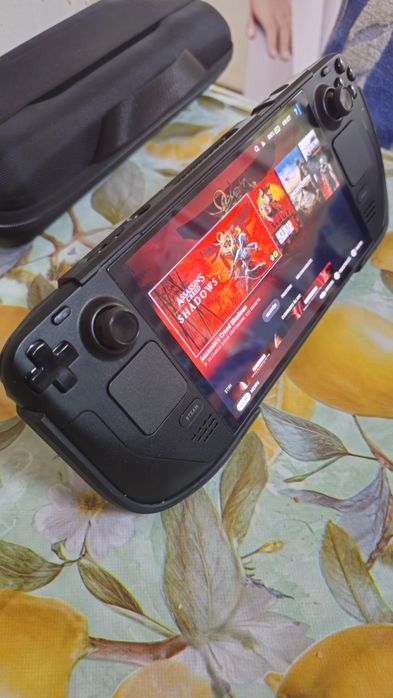 Vînd consola Steam deck oled