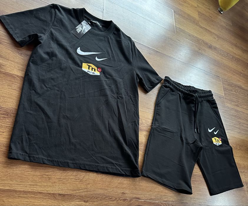 Мъжки,памучен,къс,черен екип Nike TN с бродерия