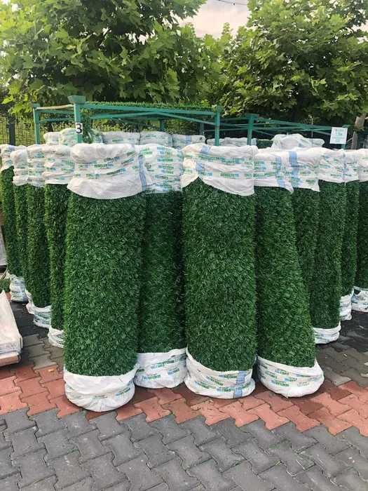 Ограда. Метални оградни пана и колове. Мрежа с декорация. Врати.