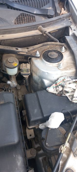 Продавам Toyota Rav4