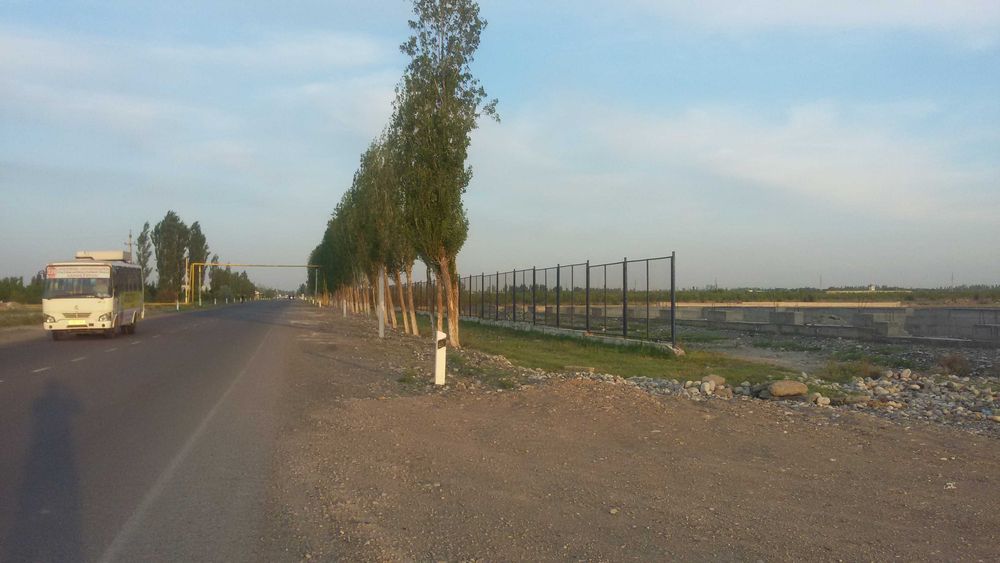 Курилиши тугалланмаган "АВТОСЕРВИС" бино ва иншоотлари сотилади.