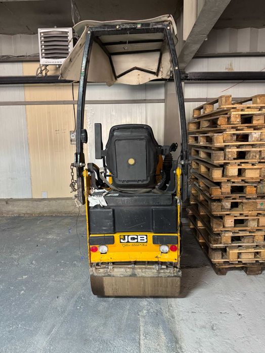 Дорожный каток JCB