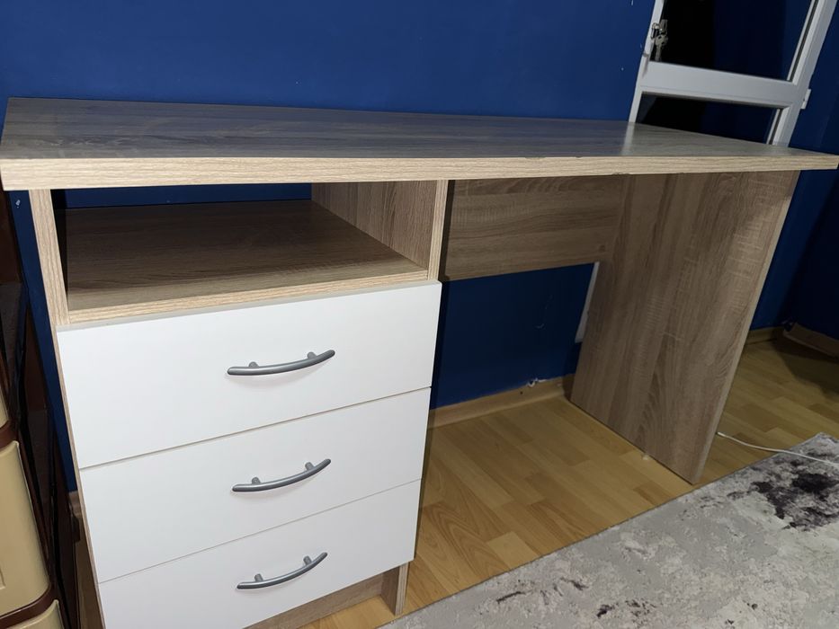 Se vinde birou, dimensiuni in descriere