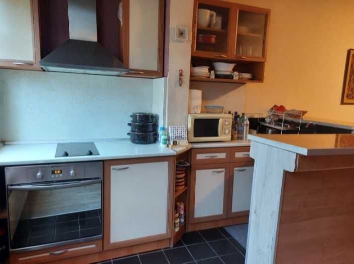 Дава се под наем Тристаен апартамент в София, Център - 68 кв.м за 500 € - Снимка #1