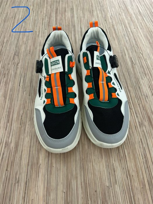 Кроссовки новые