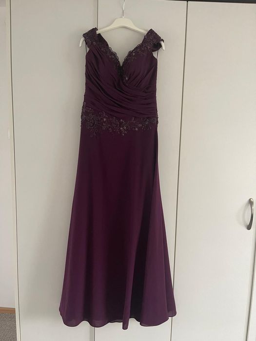 Vand rochie marimea M