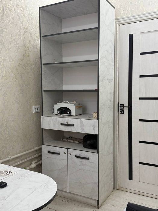 Salon mebellari sotiladi
