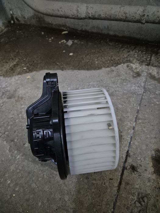 Продам моторчик печки К5. Оптима.