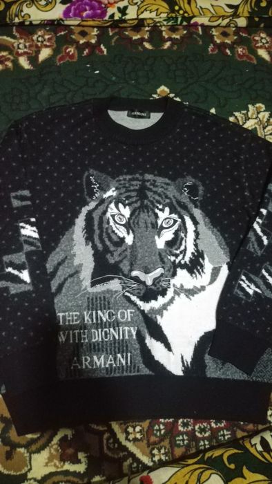 свитер из Armani бренда размер 50 продаются