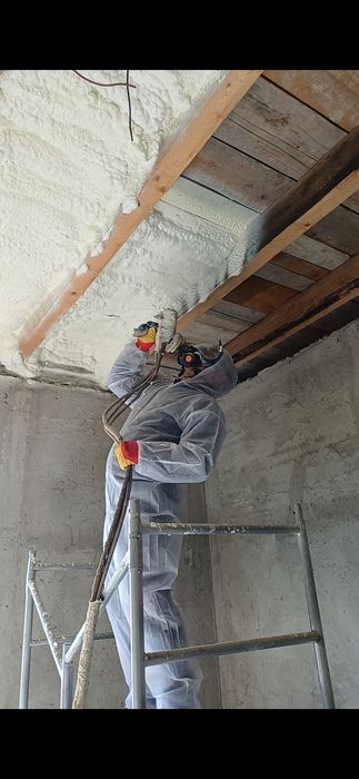 Spuma PU poliuretanica acoperiș izolație termica