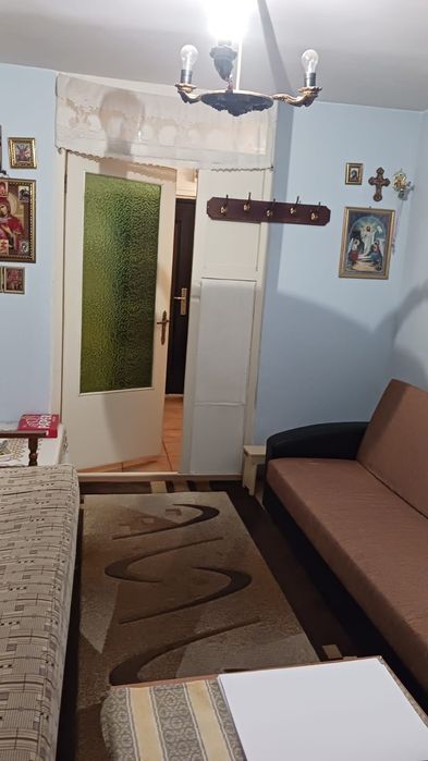 Camera camin parter, str Putnei