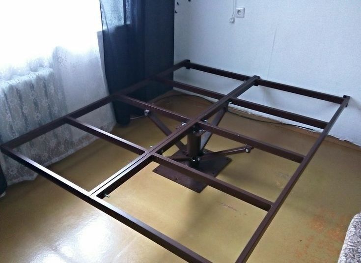 Железный кровать