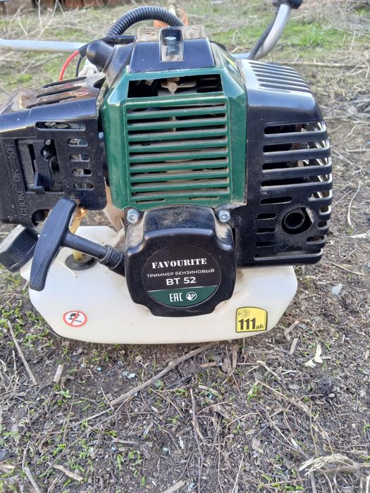 Бензотриммер новый 52м³
