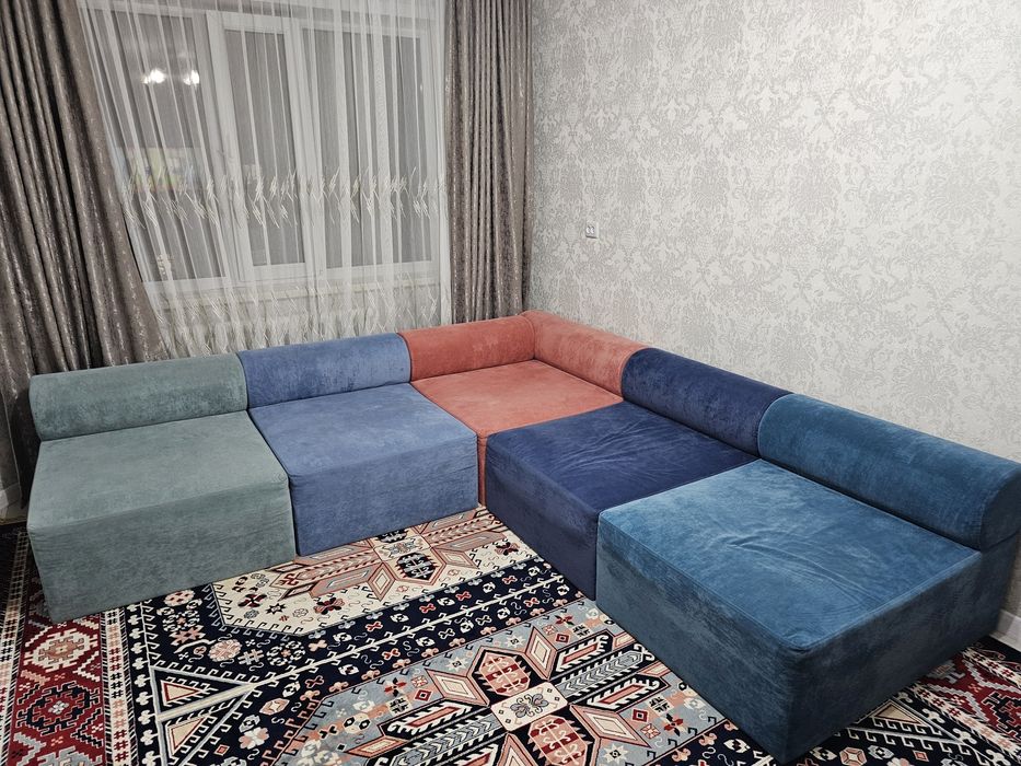Продам модульный диван.