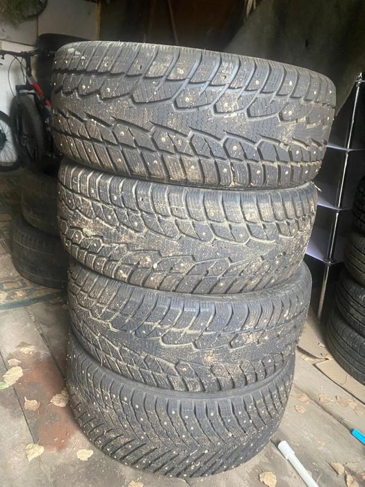 Продам комплект зимний балон 245/45/18 в хорошем состояний