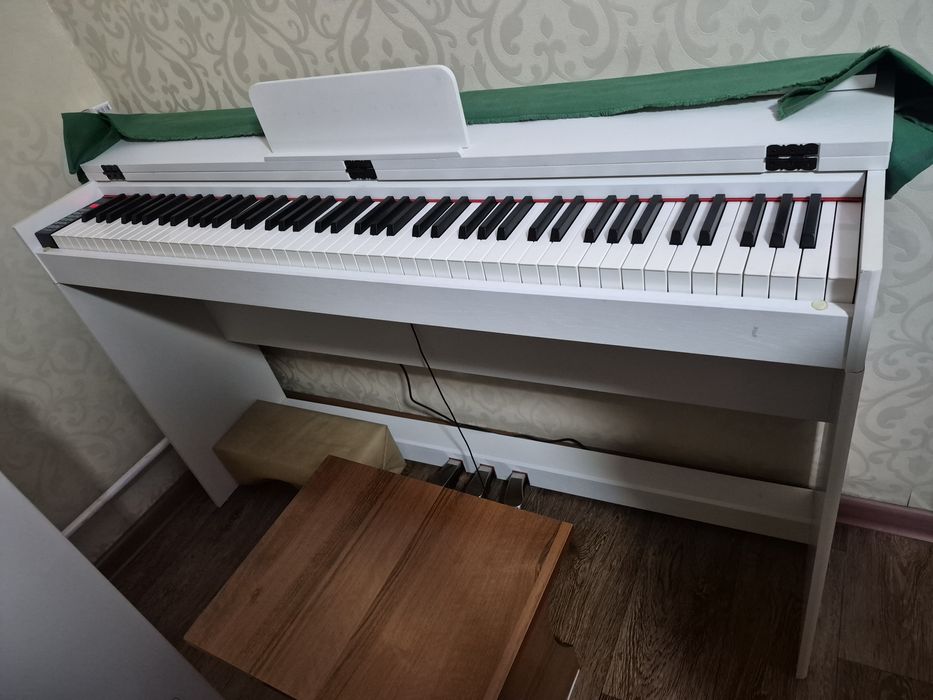 Электронный пианино
