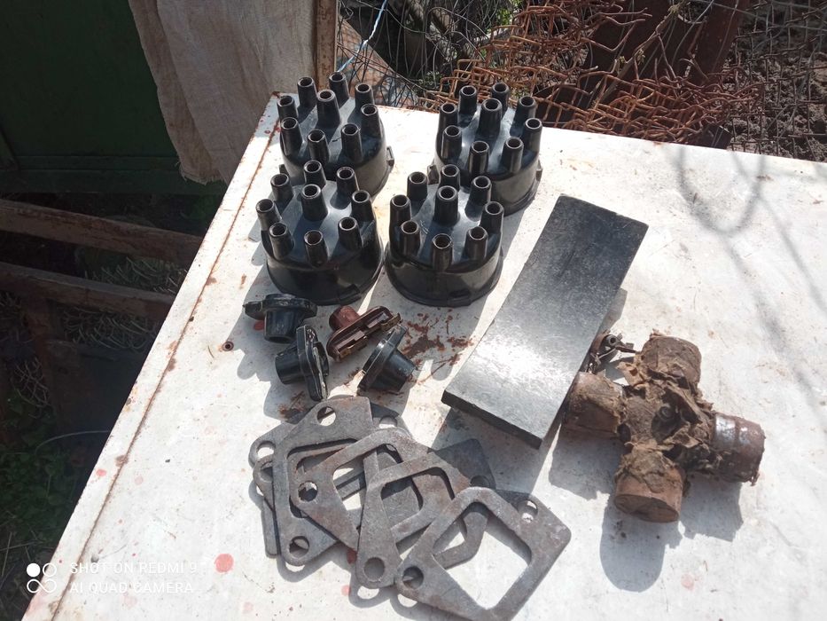 Продавам части от камион зил