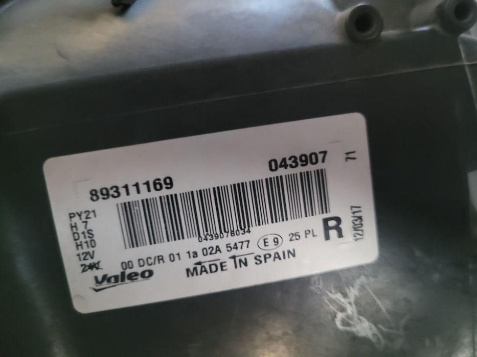 Far xenon dreapta Valeo  bmw seria 1 e87