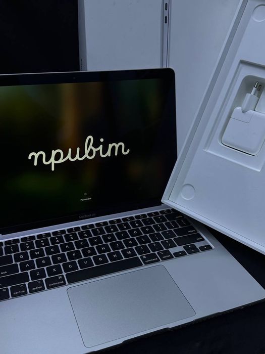 macbook 13inch.