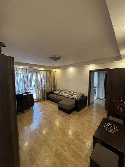 Închiriere apartament semidecomandat utilat.