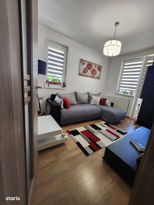 Apartament cu 2 camere decomandat, 43 mp, parcare, zona Teilor — fotografia 1