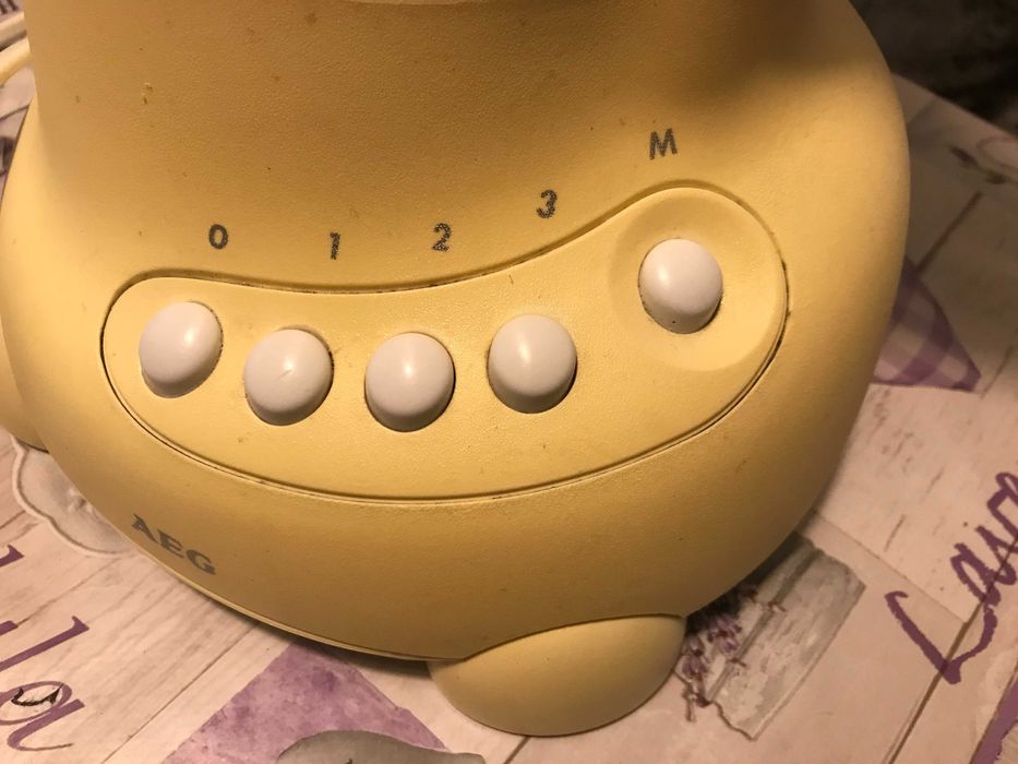 Блендер марка AEG, немски и сокоизтисквачка DELONGHI KC 400