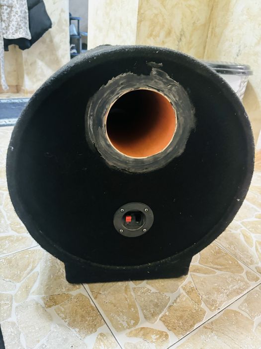 Бас каса и осилвател