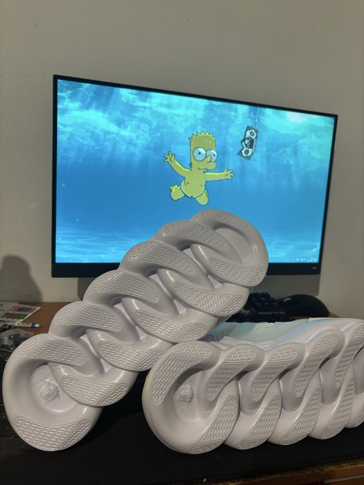 Vand Versace Chain Reaction marimea 43