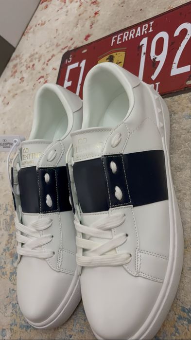 Valentino Garavani 21999