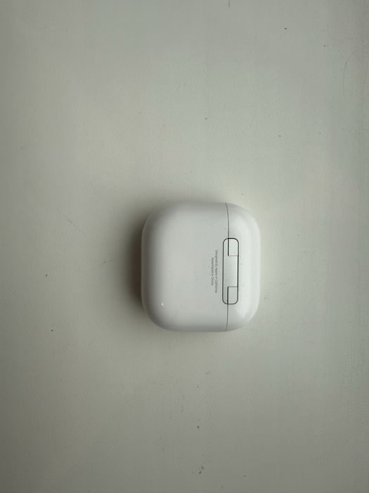 Продам кейс от airpods 4
