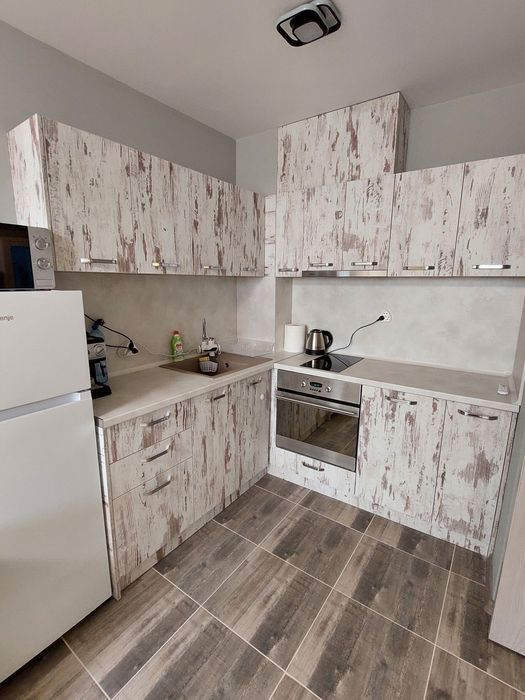 Дава се под наем Двустаен апартамент в Бургас, Сарафово - 50 кв.м за 433.5 € - Снимка #3