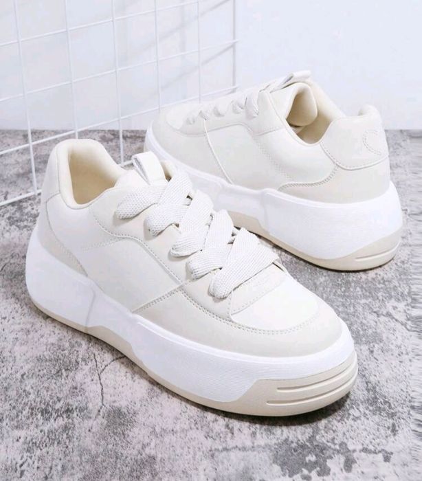 Кроссовки женские. Новые. 37 размер