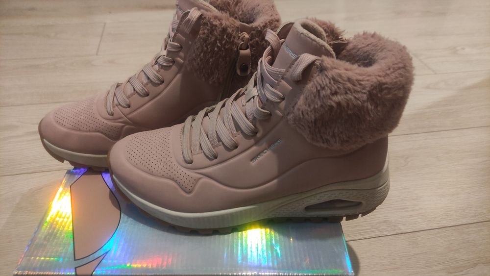 Дамски зимни обувки Skechers