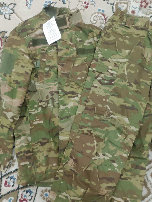 Военную формы и берцы
