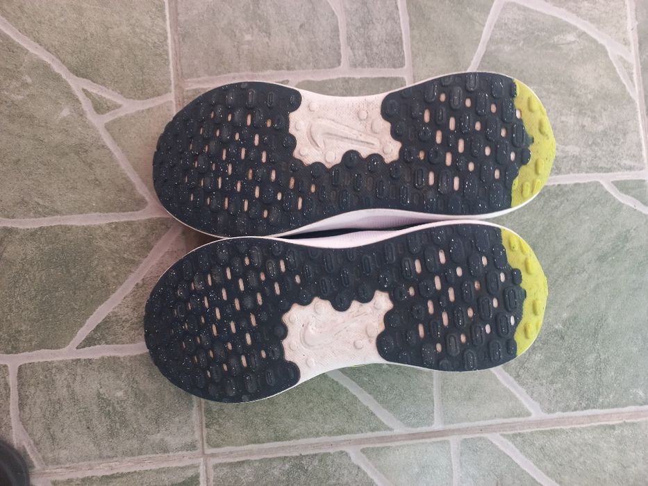 Продавам маратонки,,NIKE ".