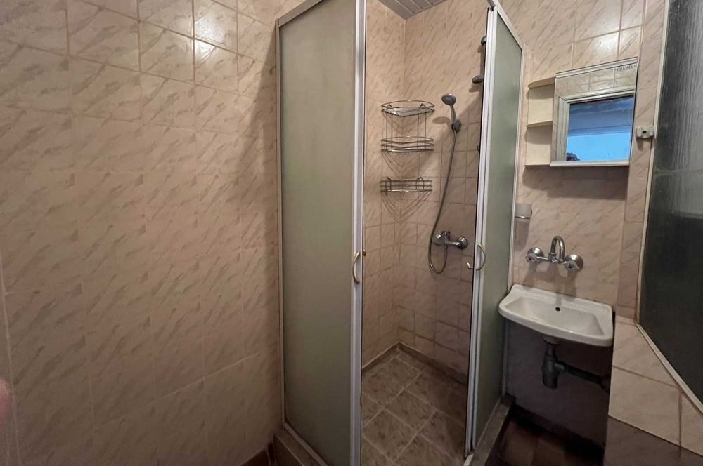 Продава се Четиристаен апартамент в Стара Загора, Център - 97 кв.м за 959 €/кв.м - Снимка #8